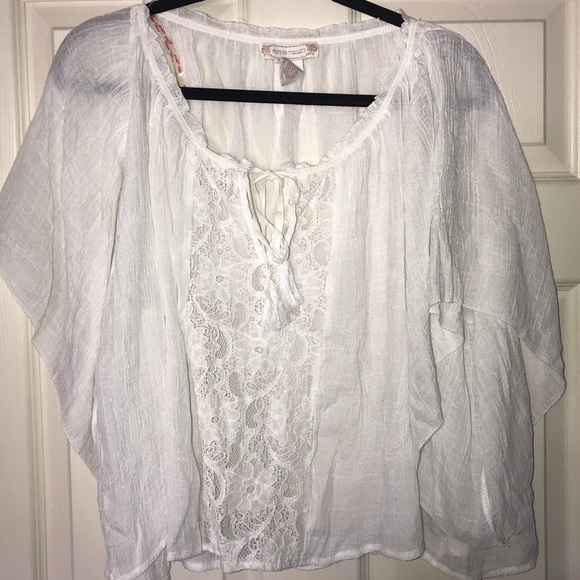 Off the shoulder flowing white top - Picture 2 of 7